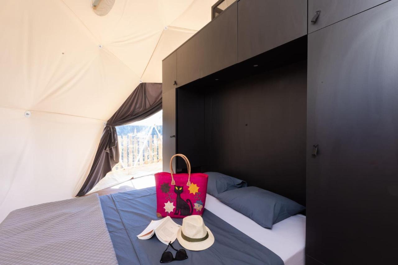 Les Domes Des Gorges Hotell Ruoms Exteriör bild